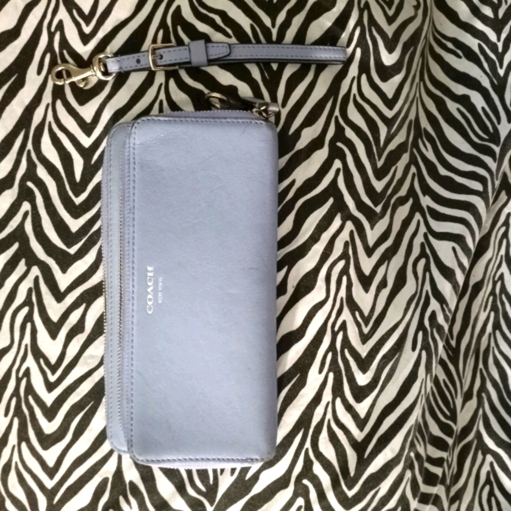 Blue Coach wallet 💙